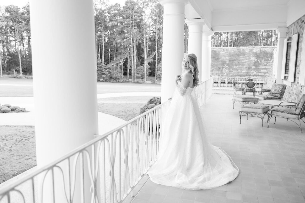 Bridal Perfection Unveiled at Abney Hall, Greenville
