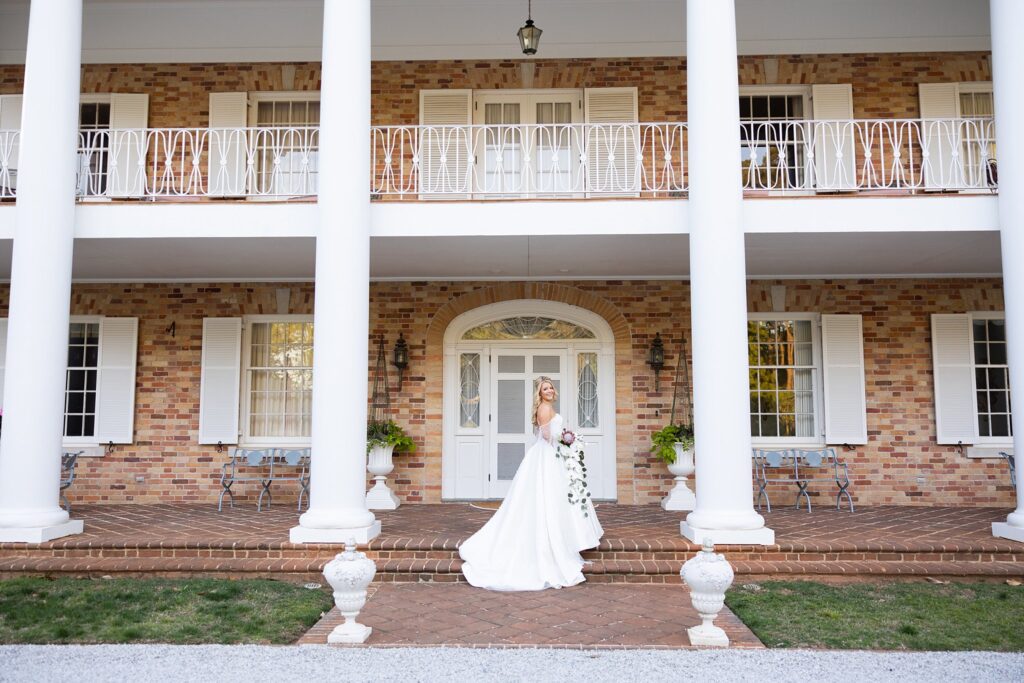 Abney Hall's Southern Elegance Complements the Bride
