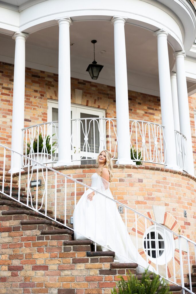 Greenwood's Abney Hall: A Perfect Bridal Portrait Setting